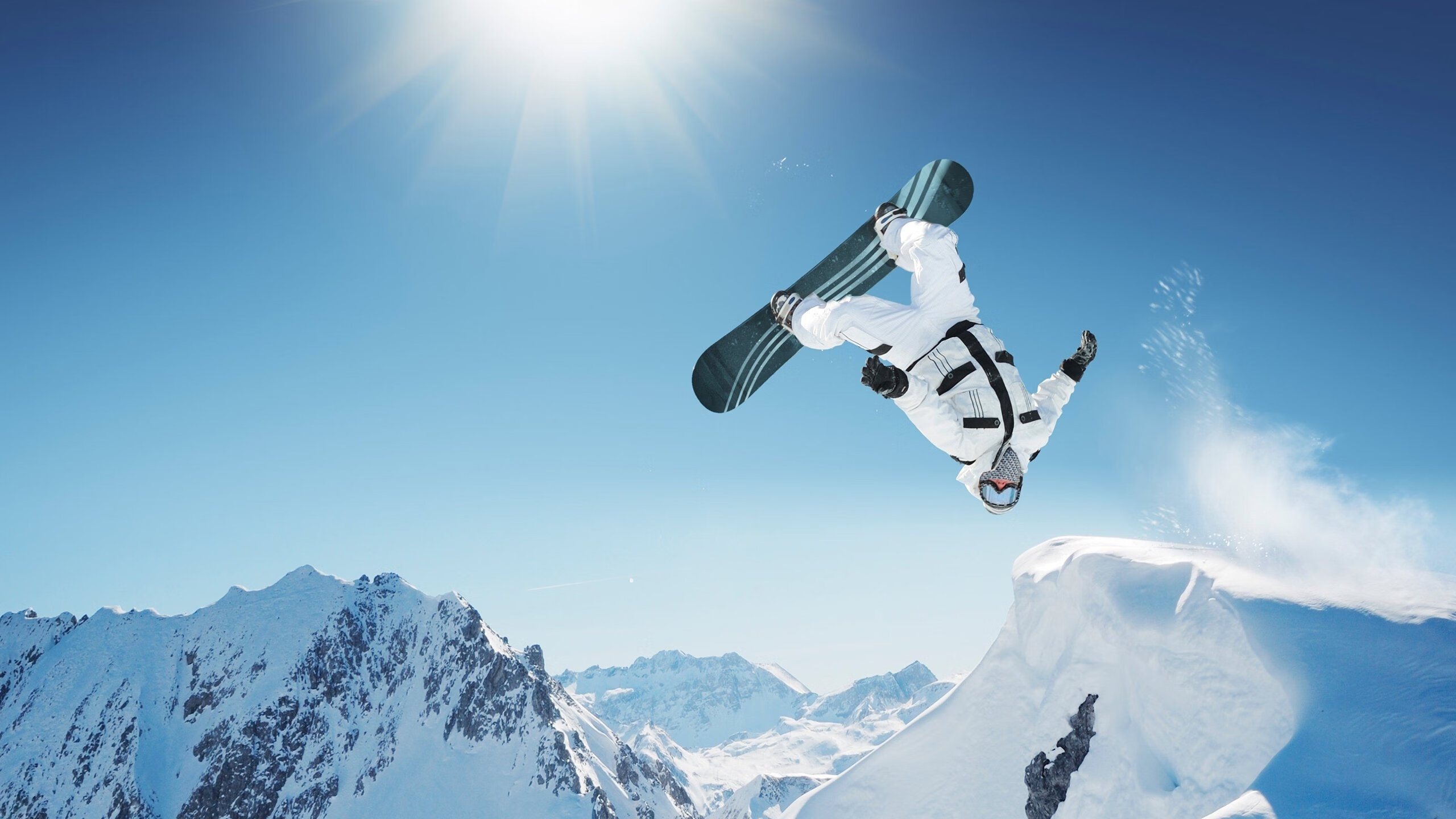 法国橄榄球的市场化步伐加快，吸引全球品牌合作，法国橄榄球队