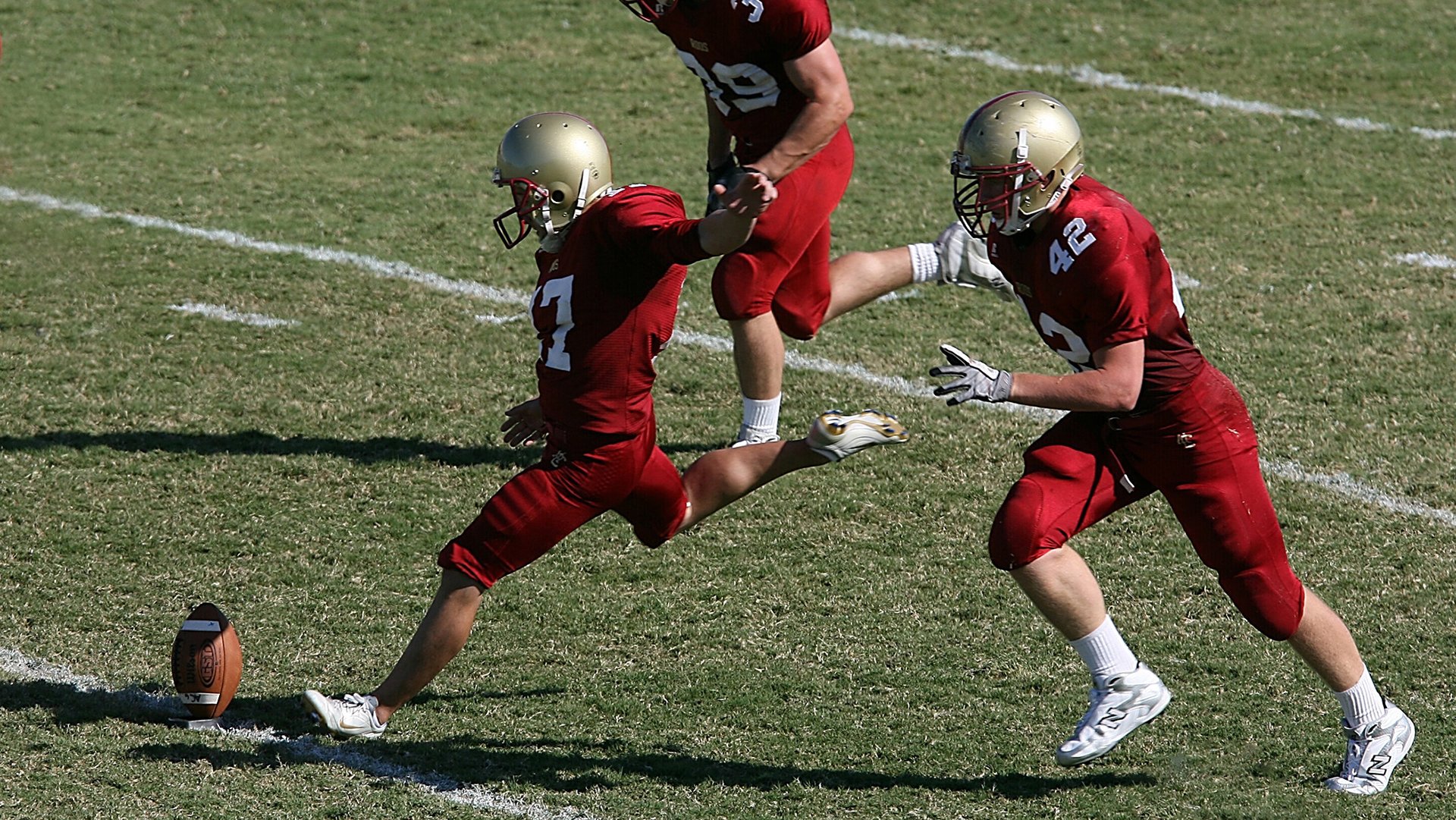 英格兰女子橄榄球队迅速崛起吸引全球关注，英式橄榄球女运动员