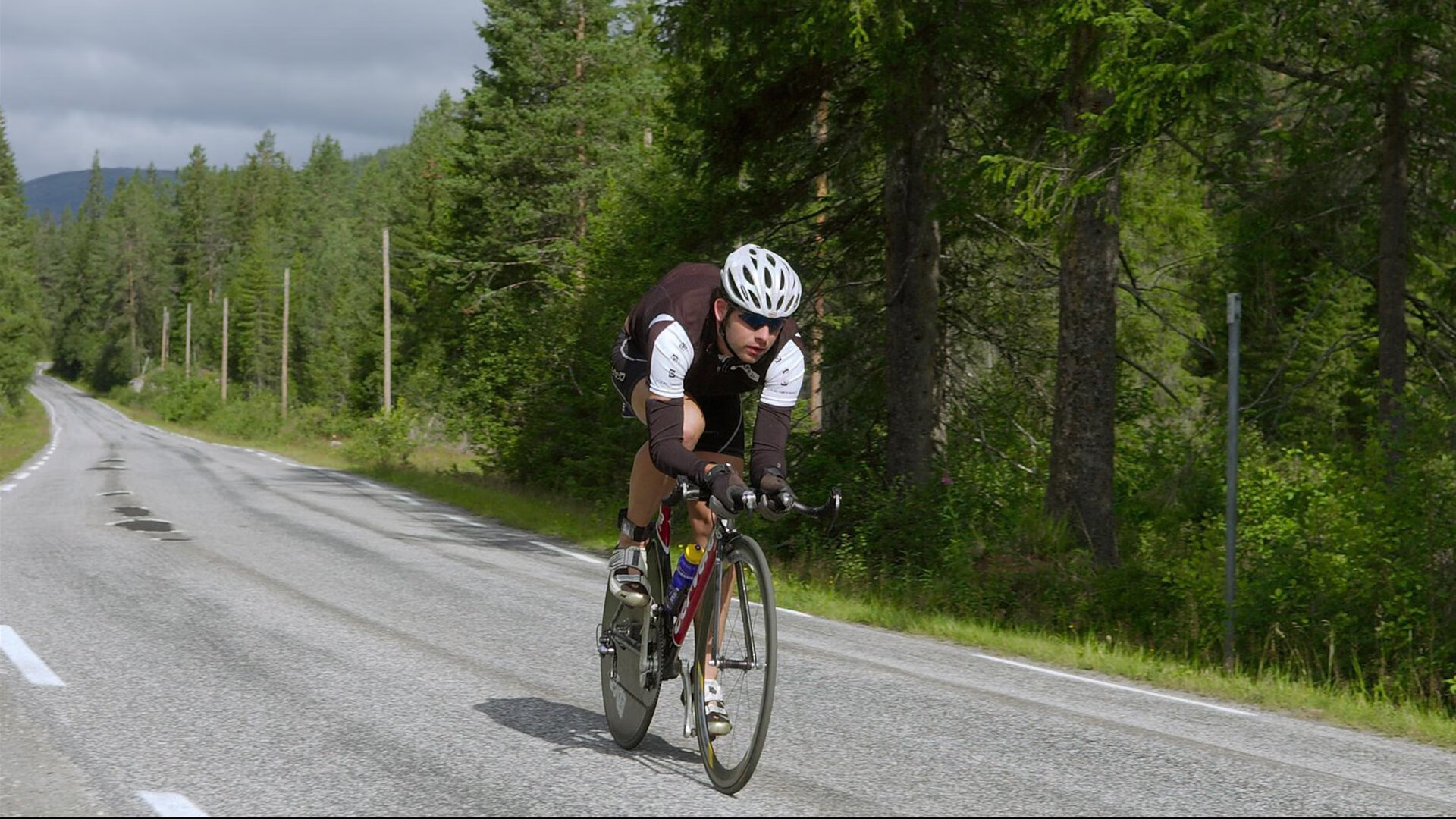 AI 热潮席卷存储领域，韩国芯片股迎超级周期？，韩国芯片巨头